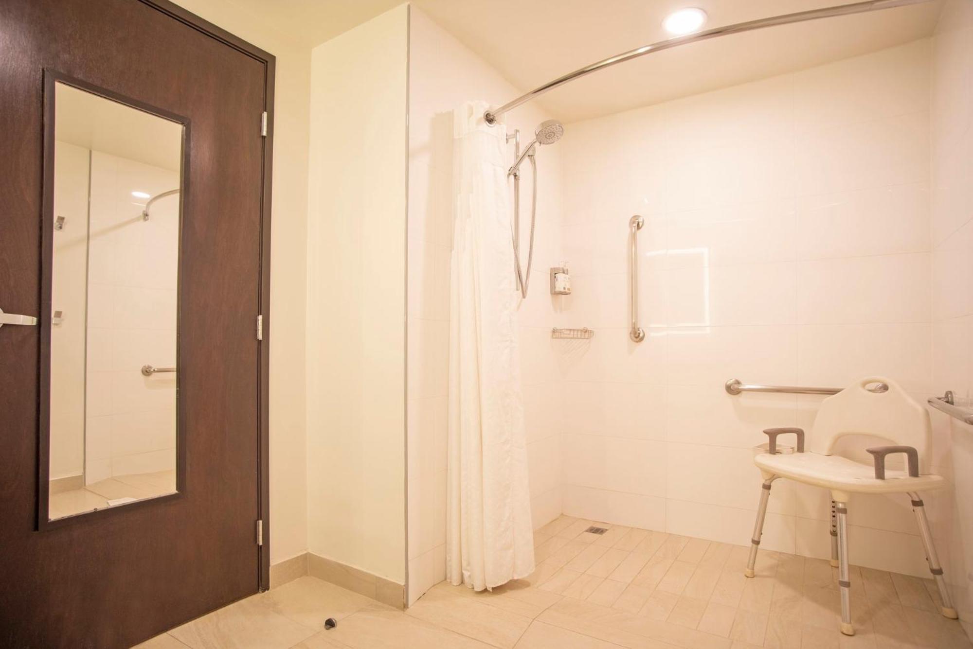 Holiday Inn Express Guadalajara Iteso By Ihg Zapopan Eksteriør bilde