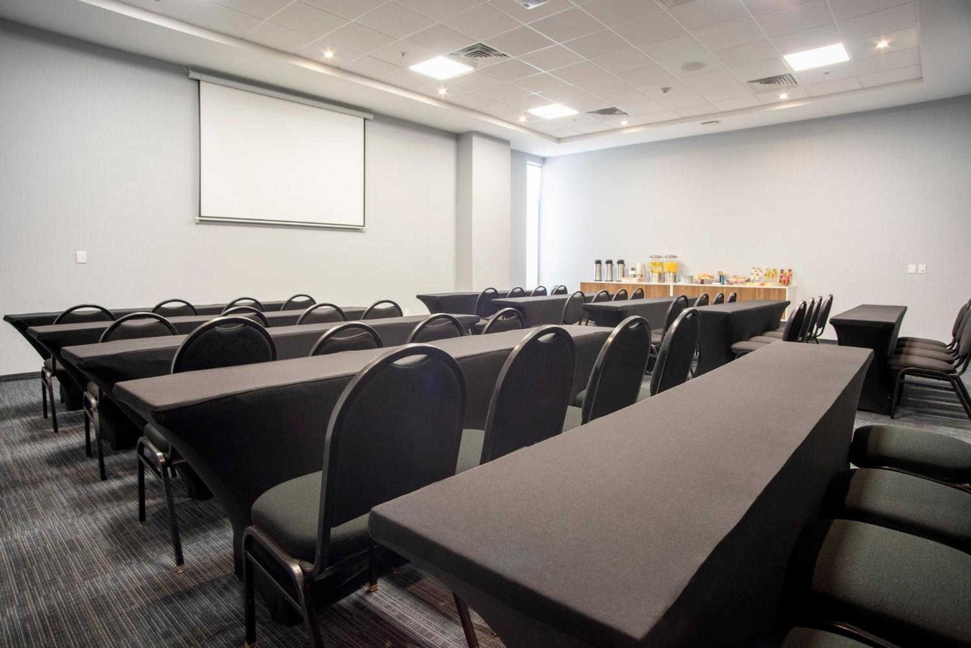 Holiday Inn Express Guadalajara Iteso By Ihg Zapopan Eksteriør bilde